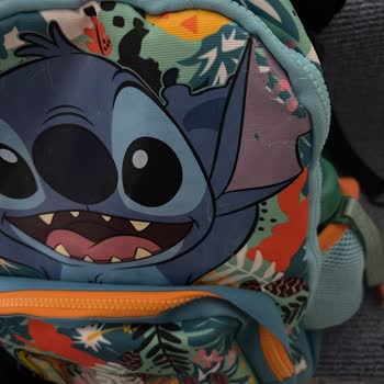 Yeni Alınan Okul Çantasının Görselinde Kısa Sürede Soyulma Sorunu Yaşadım