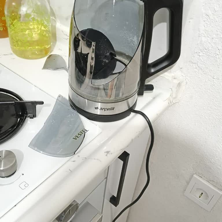Arçelik Kettle'ın Camı Garanti Süresinde Kırıldı, Ücretli Değişim Teklifi Mağdur Etti