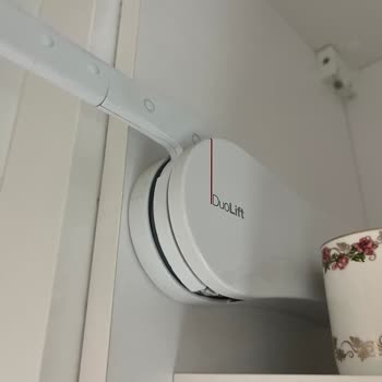 Mutfak Dolap Kapaklarının Pistonları Kısa Sürede Bozuldu Çocuklar İçin Tehlike Oluşturuyor