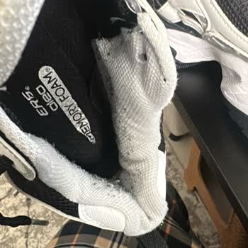 Skechers Ayakkabıda Kısa Sürede Açılma Ve Tüylenme Yaşadım