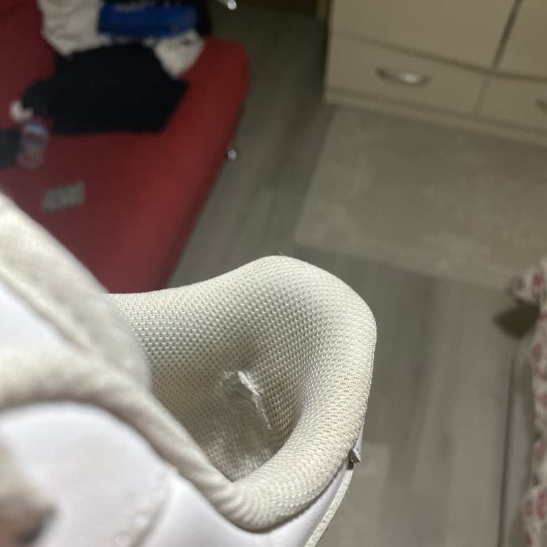 Nike Air Force 07 Ayakkabıda Kısa Sürede Malzeme Deformasyonu Ve Değişim Talebi