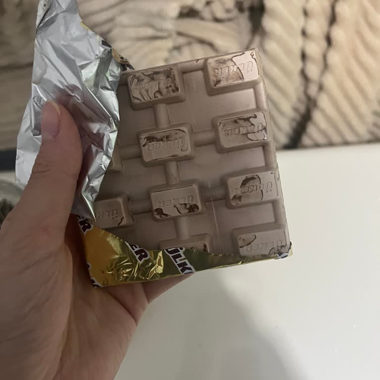 Son Kullanma Tarihi Geçmemiş Çikolatanın Rengi Değişmiş Şekilde Çıktı