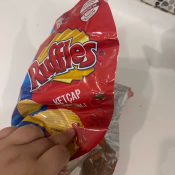 Ruffles Ketçaplı Cips Paketinden Minik Beyaz Örümcek Çıktı