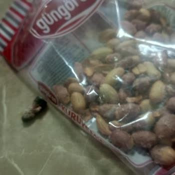 Aldığım Fıstık Paketinden Yabancı Cisim Çıktı, Firma Açıklama Ve Ürün Değişimi Yapmalı