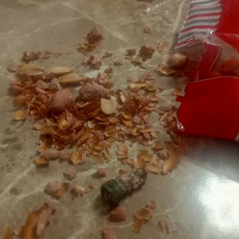 Aldığım Fıstık Paketinden Yabancı Cisim Çıktı, Firma Açıklama Ve Ürün Değişimi Yapmalı