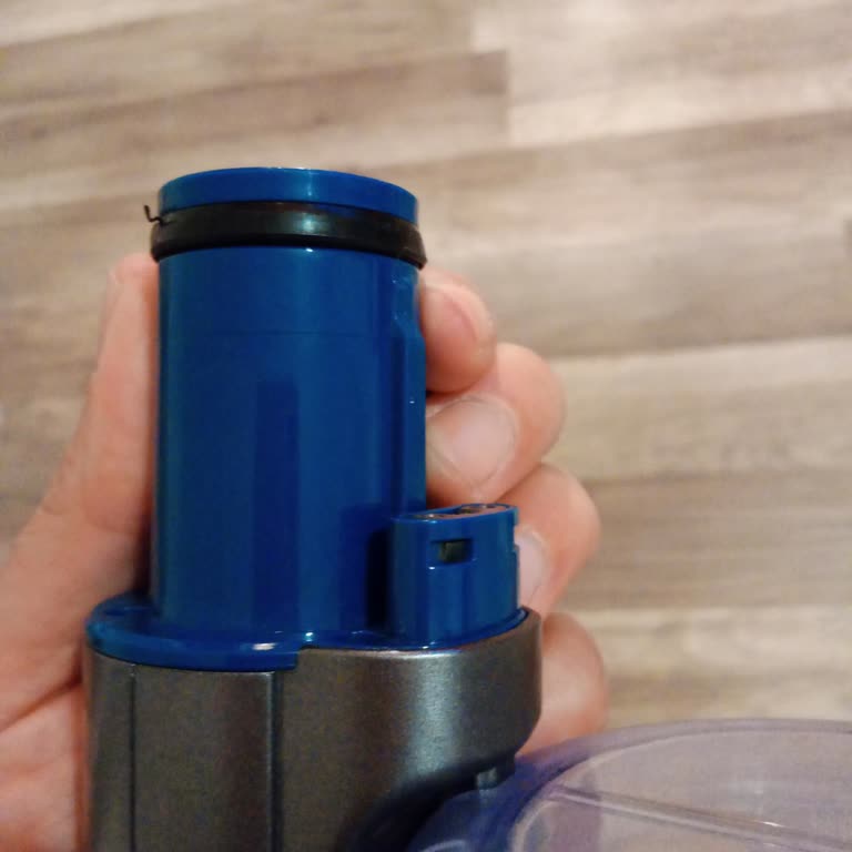 Philips Aqua 8000 Süpürge Boru Bağlantı Aparatı İlk Ayda Kırıldı