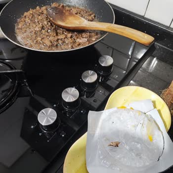 Dilimli Dana Kavurmadan Çıkan Kemik Parçası İle Yaşanan Güven Sorunu