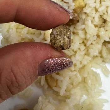 Hazır Tavuklu Pilavda Taş Çıktı, Dişim Kırıldı Ve Mağduriyet Yaşadım