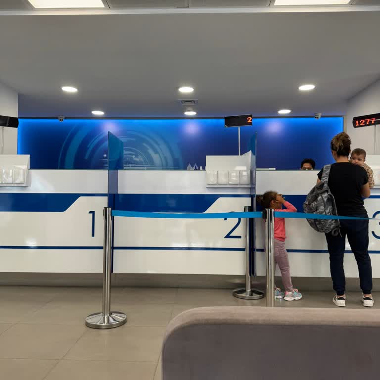 Halkbank Kızıltepe Şubesi'nde Bitmeyen Gişe Kuyruğu Ve Yoğunluk