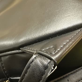 Guess Sırt Çantasında Kısa Sürede Deri Soyulması Yaşadım