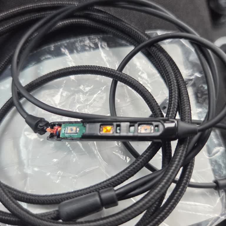 Garanti Kapsamındaki Kablolu Kulaklık İçin Mağaza Destek Vermiyor, Çözüm Bekliyorum