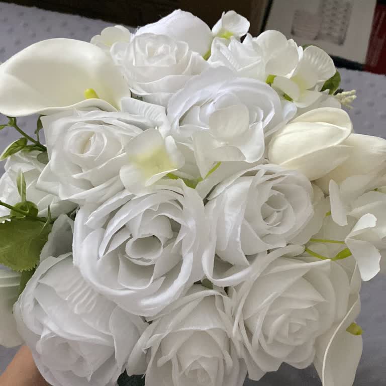 Sipariş Edilen Gelin Çiçeği Görselden Farklı Ve Kalitesiz Geldi, Satıcı İletişime Geçmiyor