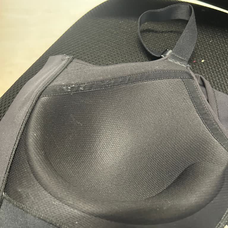 Penti Online Siparişimde Lekeli Ve Kullanılmış Görünen Sporcu Sutyeni Teslim Edildi