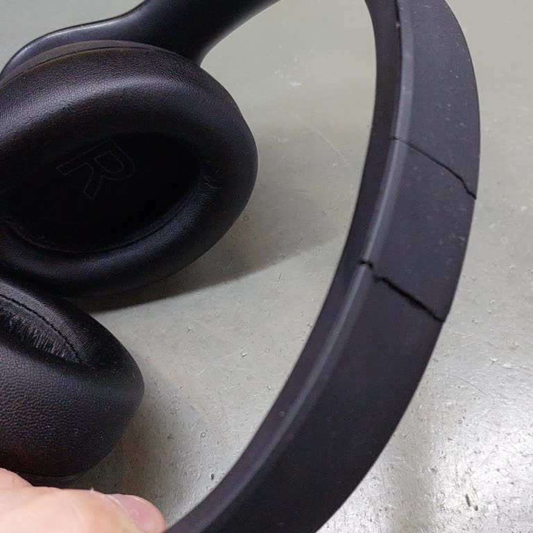 Garanti Kapsamındaki Kulaklık Çatlağı İçin Servis Çözüm Sunmadı Mağduriyetim Giderilmedi