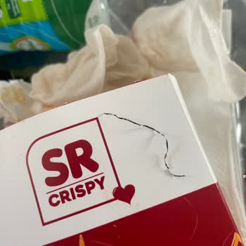 Yemekten Çıkan Tel Ve Bayat Tavuk Sağlığımı Tehlikeye Attı