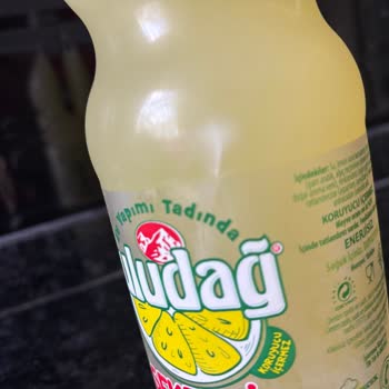 Uludağ Şekersiz Limonata'da Son Kullanma Tarihi Öncesi Bozulma Ve Beyaz Parçalar