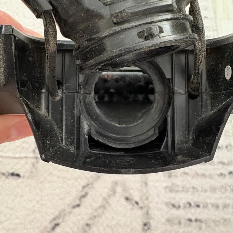 Bosch Seri 6 Şarjlı Süpürge Başlığı Kısa Sürede Kırıldı