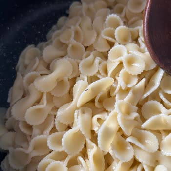 Gimat Gross Makarnadan Canlı Böcek Çıktı: Hijyen Skandalı Ve Mağduriyet