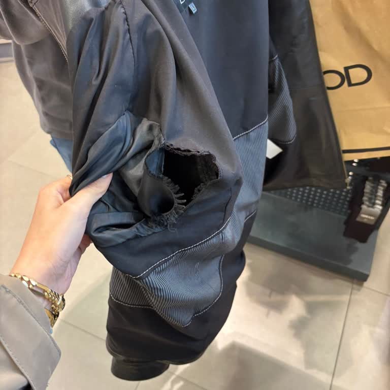 Satın Aldığım Deri Ceketin Astarı 2 Saatte Yırtıldı, Değişim Talebim Reddedildi