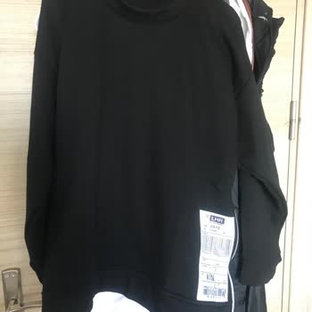 Yıkama Sonrası Sweatshirt Tüm Kıyafetlerime Siyah Boya Bulaştırdı