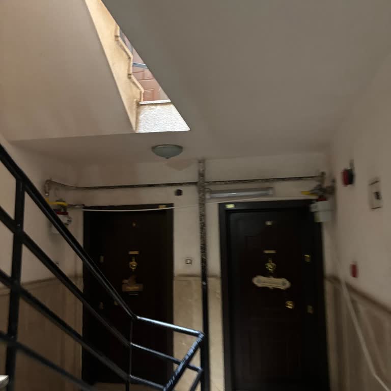 Turkcell Fiber Kabloları Apartmanda Güvenlik Riski Oluşturuyor