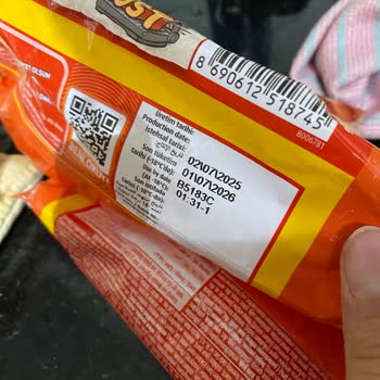 Son Kullanma Tarihi Geçmiş Ve Küflenmiş Superfresh Tost Ürünü Satışı