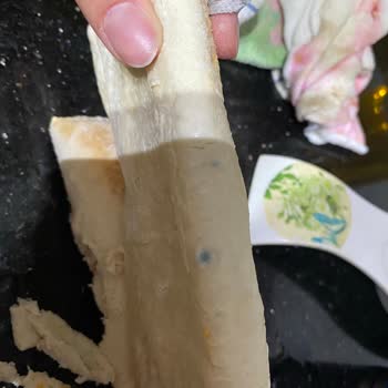 Son Kullanma Tarihi Geçmiş Ve Küflenmiş Superfresh Tost Ürünü Satışı