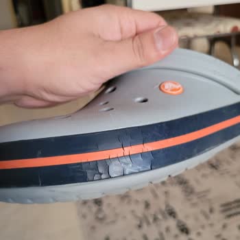 Aldığım Crocs Crosband Kısa Sürede Çatladı, Garanti Kapsamında Çözüm İstiyorum