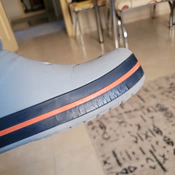 Aldığım Crocs Crosband Kısa Sürede Çatladı, Garanti Kapsamında Çözüm İstiyorum