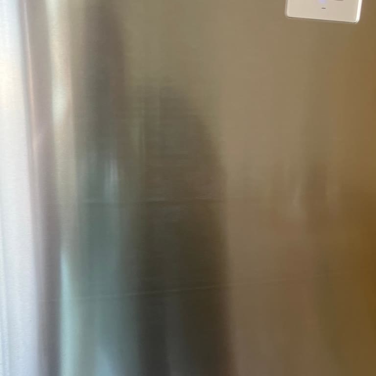 Buzdolabı Kapağında Kalıcı Renk Açılması Sorunu Çözülmüyor