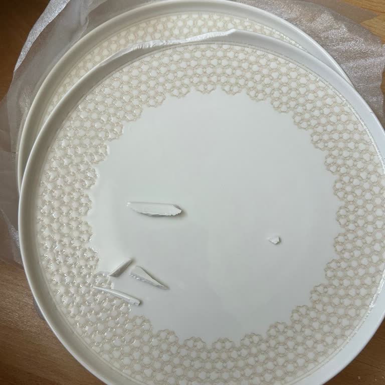 Kırık Teslim Edilen Yemek Takımı İçin İade Ve Taksit İptali Yapılmıyor