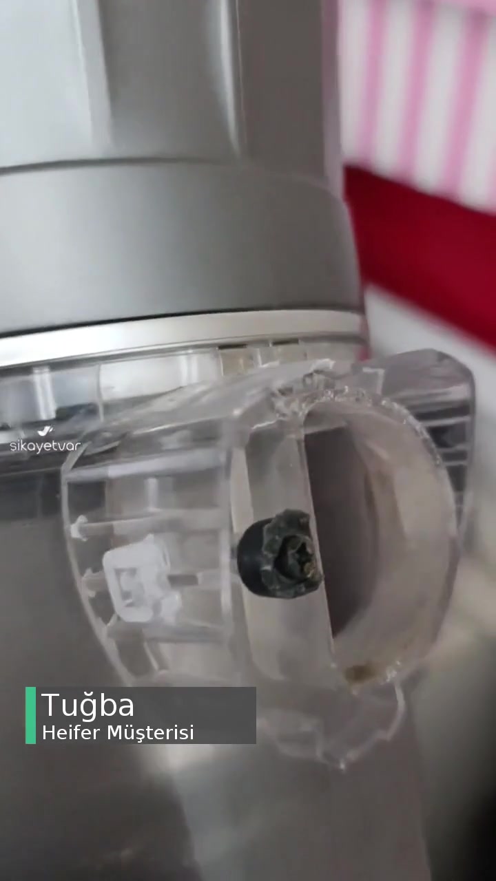 Heifer Şarjlı Süpürge Kırıldı! videonun kapak resmi