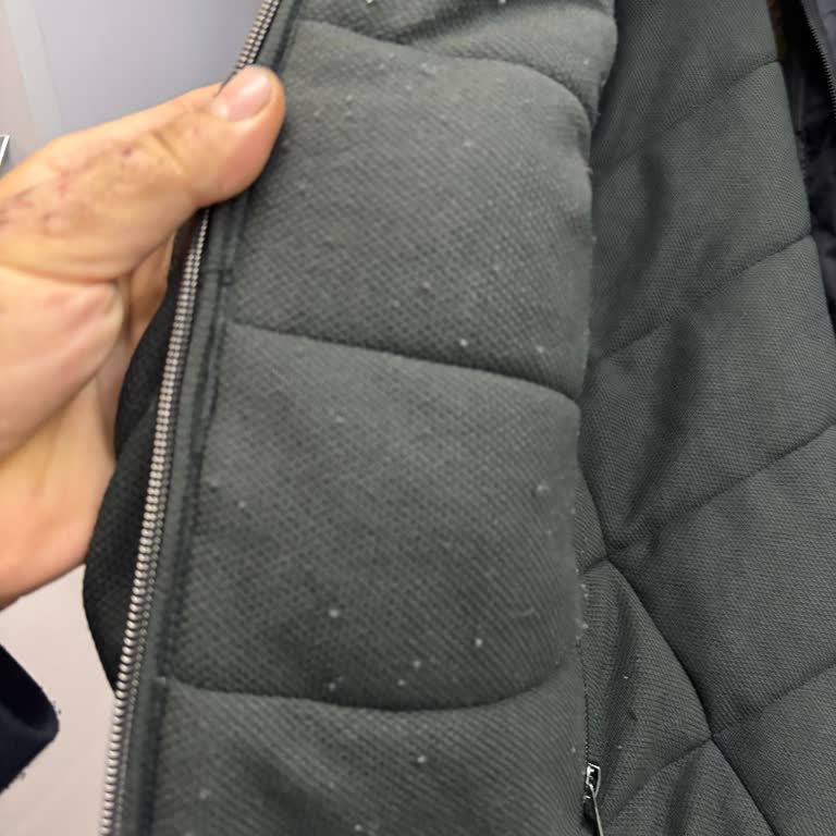 LCW'den Aldığım Yelek Kısa Sürede Tüylenip Deforme Oldu