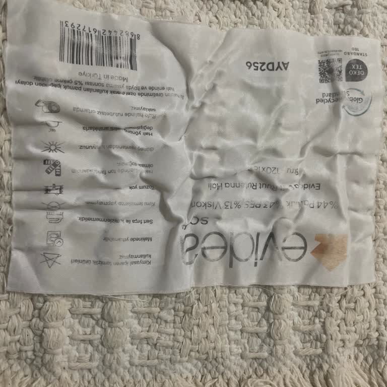 Makinede Yıkanabilir Denilen Halı Yıkama Sonrası Küçüldü