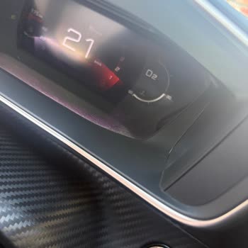 Peugeot 2008 Gösterge Paneli Deformasyonu Ve Servis İlgisizliği