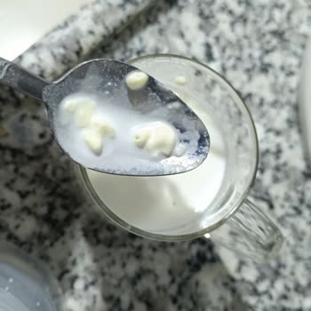 Bebelac Gold 1 Bebek Sütü Suda Çözülmüyor, Pütürlü Kaldı