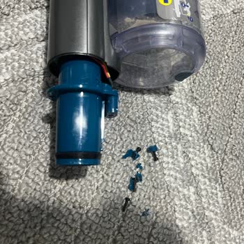 Philips 8000 Serisi Süpürgede Parça Kırılması Ve Müşteri Hizmetlerine Ulaşılamaması