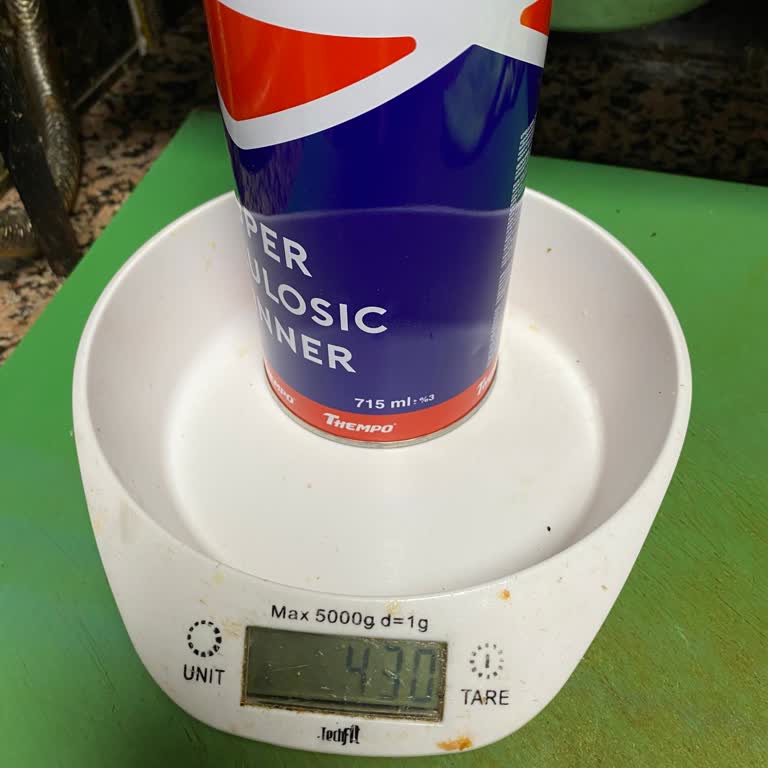 Üstünel Boya Kutunun Yaklaşık Yarısının Boş Olduğunu ve Yalnızca 430 Ml Geldiğini Fark Ettim