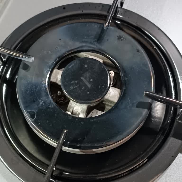 Garanti Kapsamında Olan Ocakta Oluşan Lekeler İçin Sürekli Kullanıcı Hatası Denilmesi