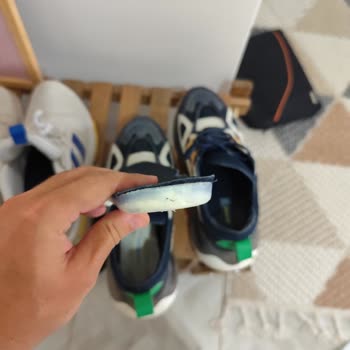 Derinet Ayakkabı Renk Veriyor, Müşteri Hizmetleri Sorunu Çözmüyor Ve Para İadesi Yapılmıyor