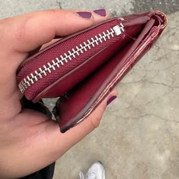 Mağaza Müdürünün Saygısız Tutumu Ve Deforme Olan Cüzdan