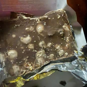 Çocuk İçin Aldığım Çikolatadan Yoğun Koku Ve Bozukluk Çıktı