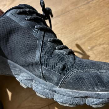 Botas Dockers con defecto y solicitud de cambio rechazada