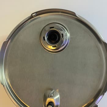 Fissler Düdüklü Tencerede Oluşan Lekeler