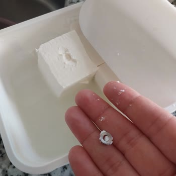 Peynirin İçinde Metal Parçası Bulduk Şaşkınlık Ve Endişe Yaşadık