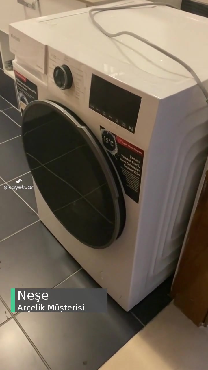 Arçelik 1. Günde Yürüyen, Sağa Sola Çarpan Çamaşır Makinesi! videonun kapak resmi