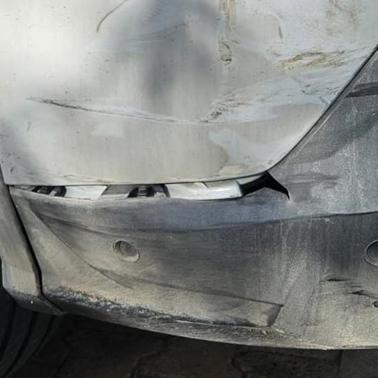 Hasarlı Tamponun Yetkili Serviste Orijinal Parça İle Değişimi Talebim Göz Ardı Edildi