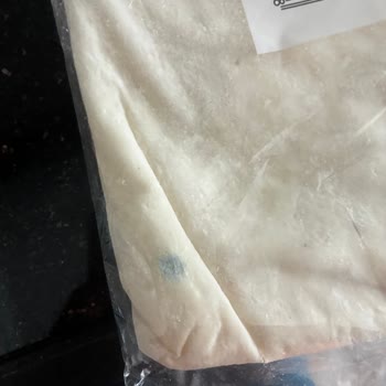 Buzdolabında Saklanan Connex Unlüx Saç Yufkası Kısa Sürede Küflendi Ve Ekşidi