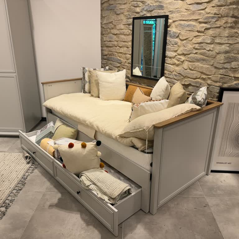 Aylarca Teslim Edilmeyen Yatak Ve İletişimsizlik Sorunu