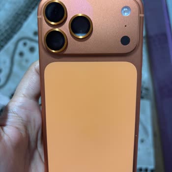 iPhone 17 Pro Max Back Panel Lost Its Color Within Days of Purchase